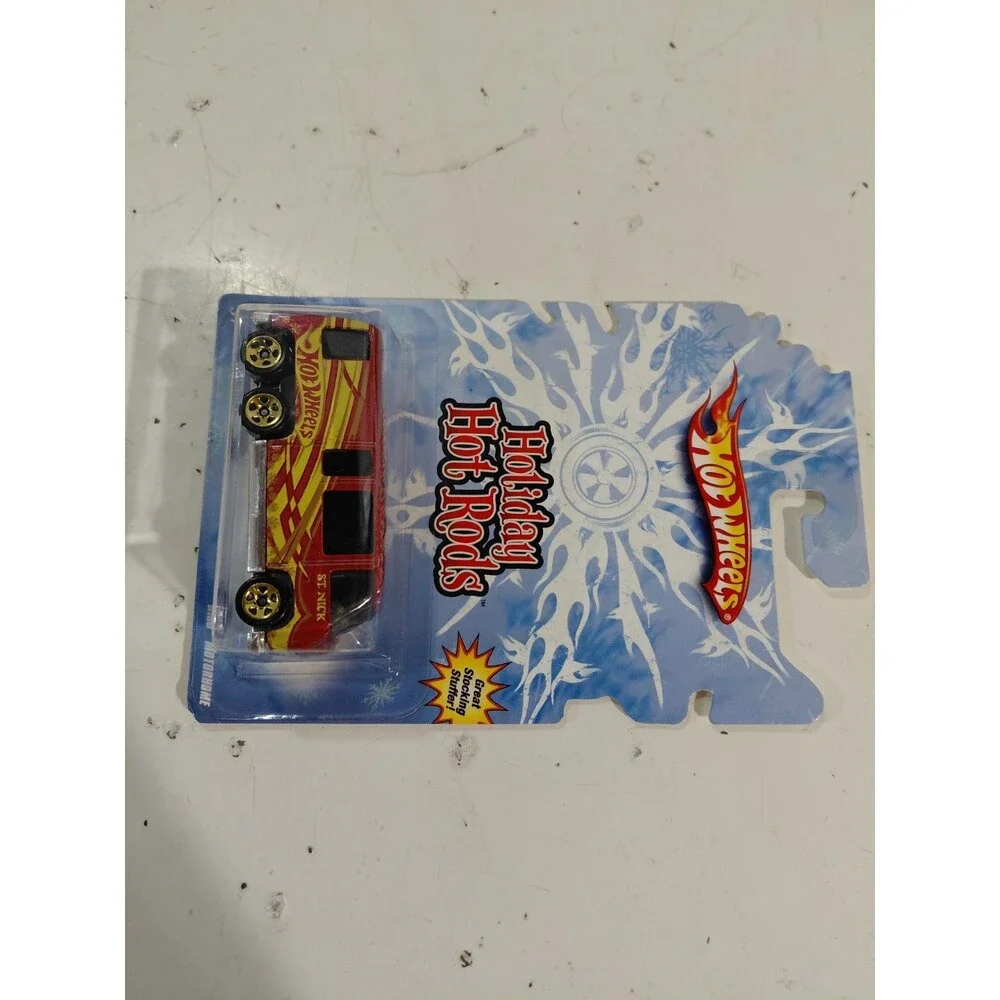 NIP Hot Wheels Holiday Hot Rods 1:64 Die Cast St Nick GMC Motorhome